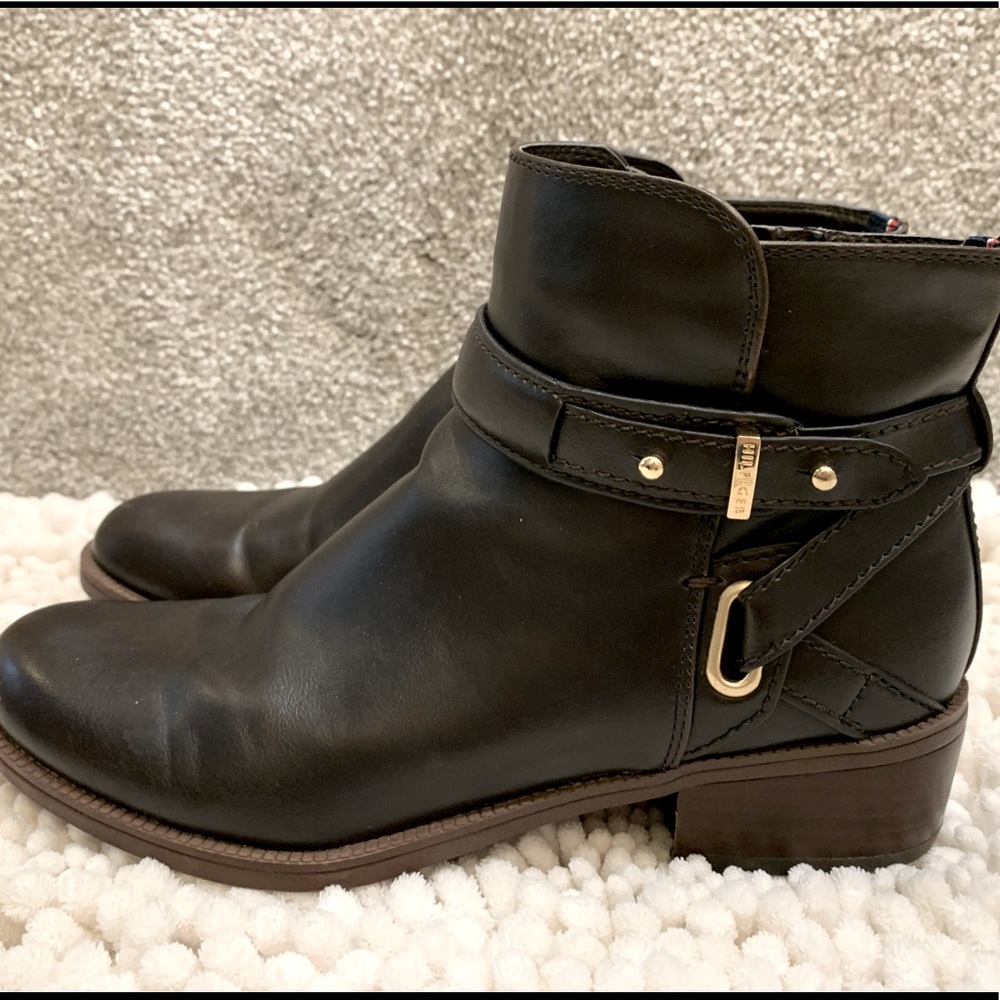 Women’s Boots Size 6